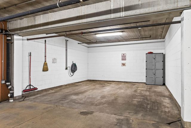 8019 Xerxes Avenue S 202, Bloomington, MN 55431