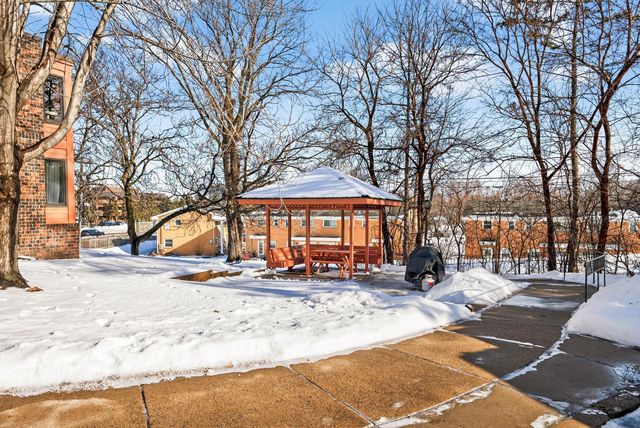 8019 Xerxes Avenue S 202, Bloomington, MN 55431