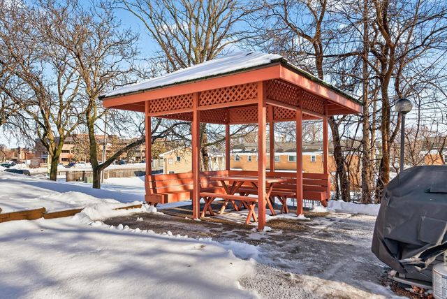 8019 Xerxes Avenue S 202, Bloomington, MN 55431