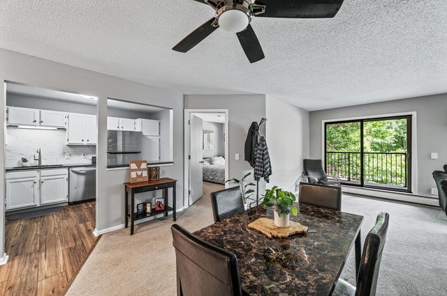 8019 Xerxes Avenue S 202, Bloomington, MN 55431