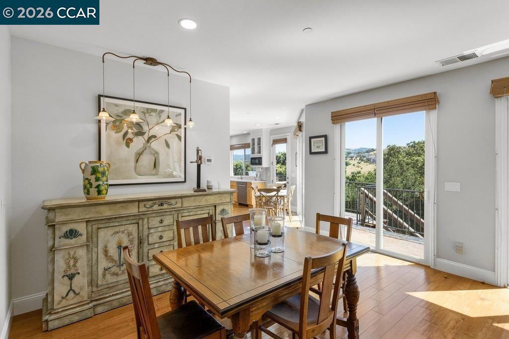 Image 11 of property listing at 11183 Brittany Ln, Dublin, CA 94568