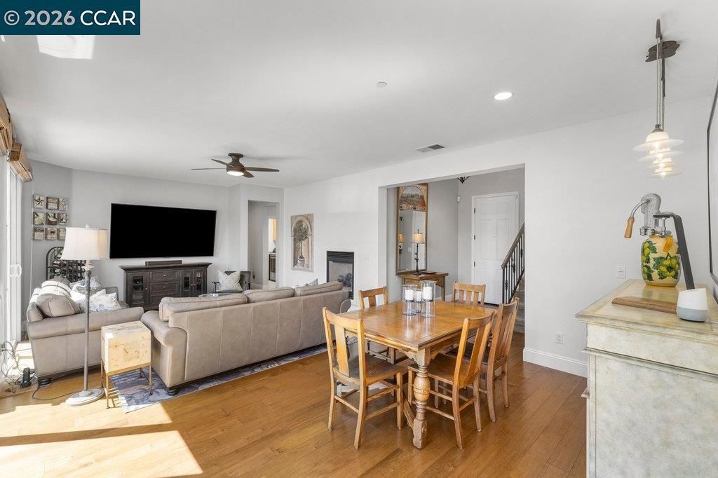 Image 12 of property listing at 11183 Brittany Ln, Dublin, CA 94568