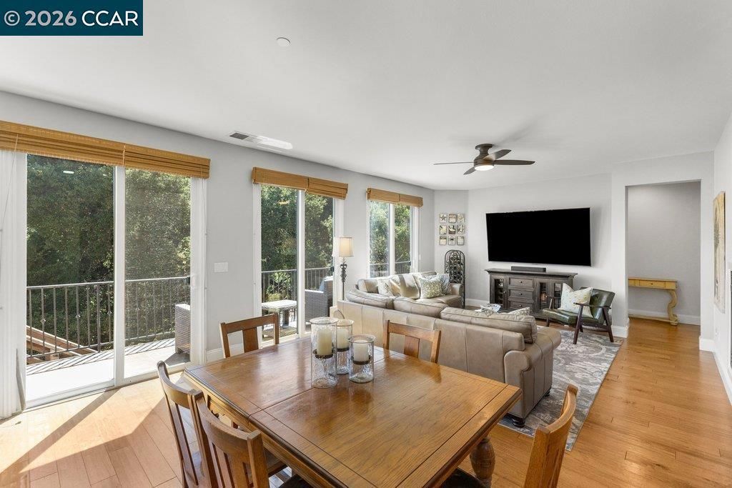 Image 13 of property listing at 11183 Brittany Ln, Dublin, CA 94568