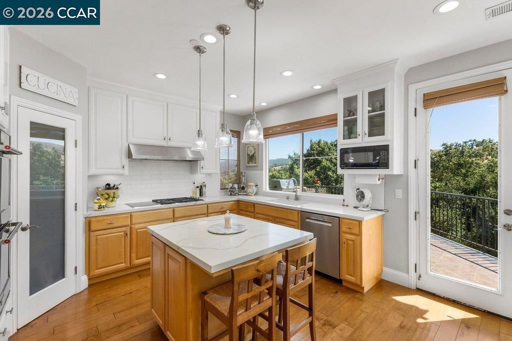 Image 16 of property listing at 11183 Brittany Ln, Dublin, CA 94568