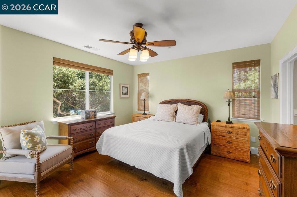 Image 21 of property listing at 11183 Brittany Ln, Dublin, CA 94568