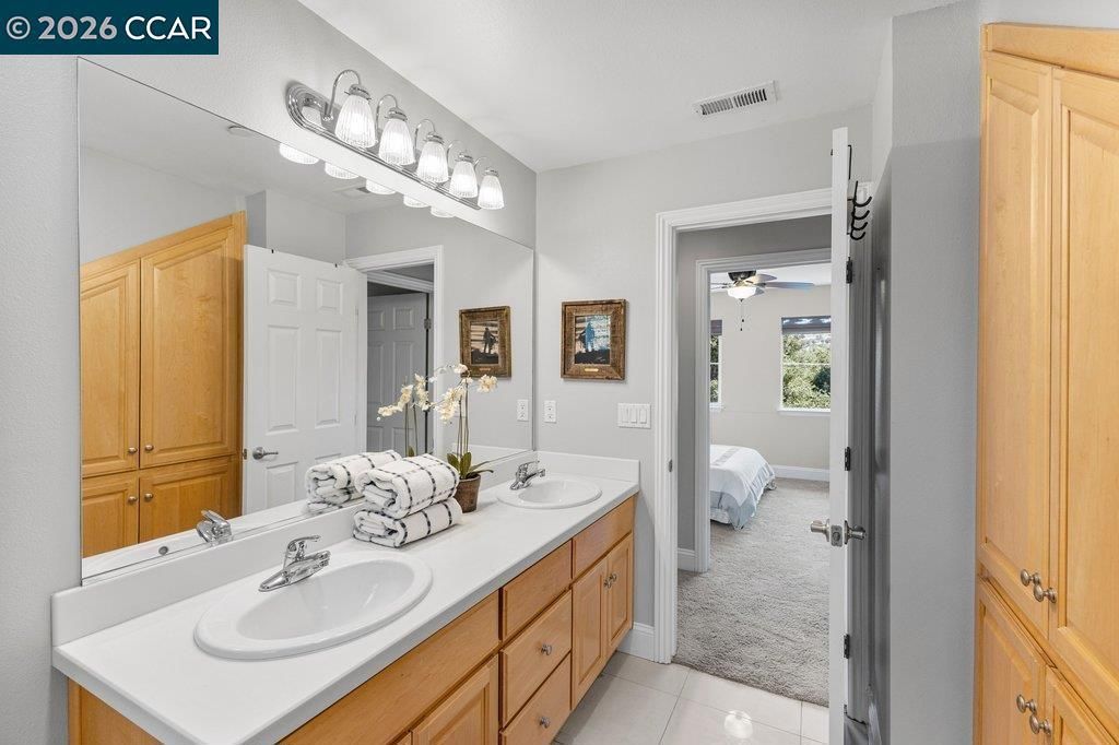 Image 39 of property listing at 11183 Brittany Ln, Dublin, CA 94568