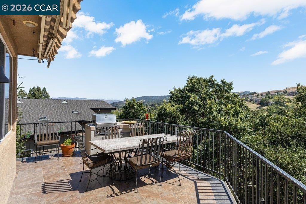 Image 42 of property listing at 11183 Brittany Ln, Dublin, CA 94568