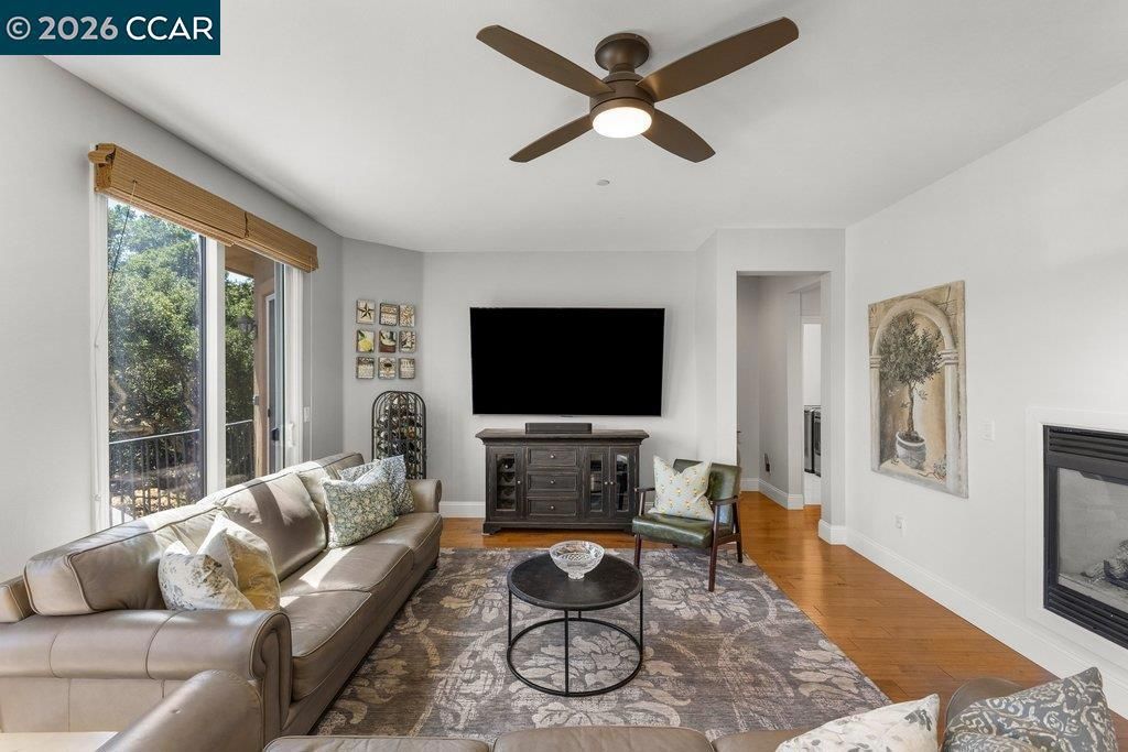 Image 8 of property listing at 11183 Brittany Ln, Dublin, CA 94568