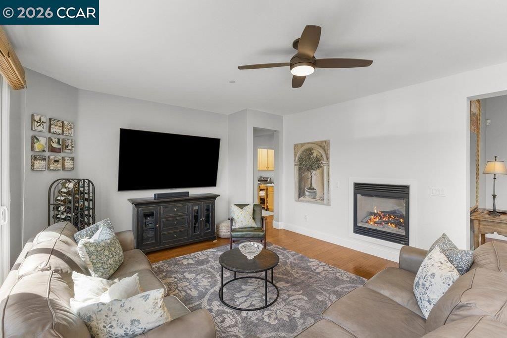 Image 9 of property listing at 11183 Brittany Ln, Dublin, CA 94568