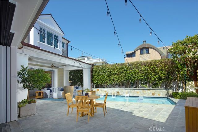 1324 E Balboa Boulevard, Newport Beach, CA 92661