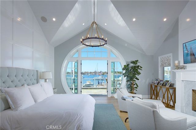 1324 E Balboa Boulevard, Newport Beach, CA 92661