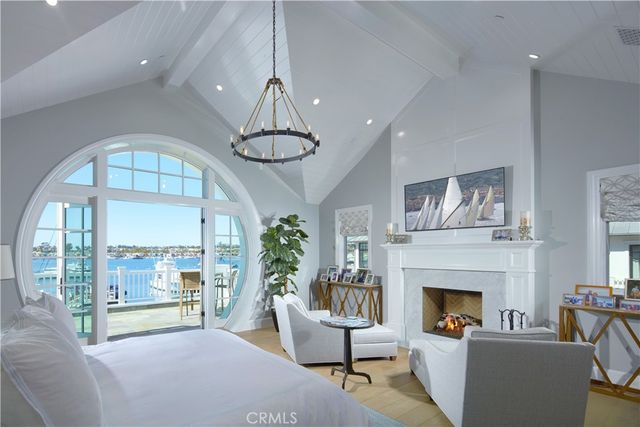 1324 E Balboa Boulevard, Newport Beach, CA 92661