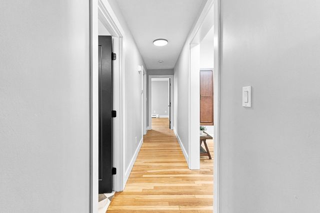 21 Hilltop Rd, Dartmouth, MA 02747