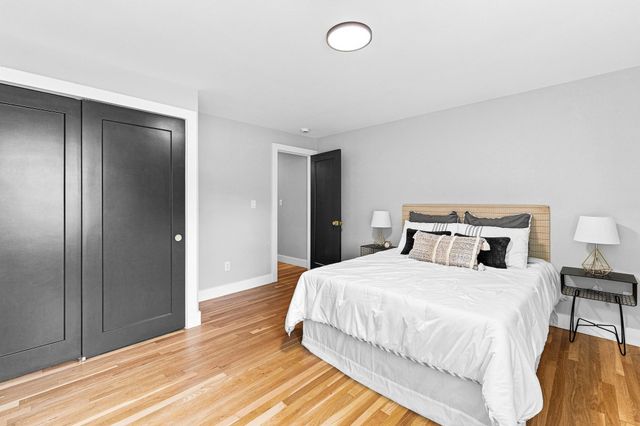 21 Hilltop Rd, Dartmouth, MA 02747