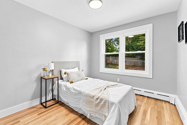 21 Hilltop Rd, Dartmouth, MA 02747