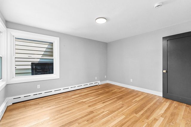 21 Hilltop Rd, Dartmouth, MA 02747