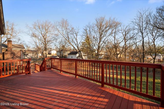 4405 Burgundy Dr, Jeffersontown, KY 40299