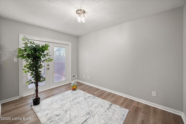 4405 Burgundy Dr, Jeffersontown, KY 40299