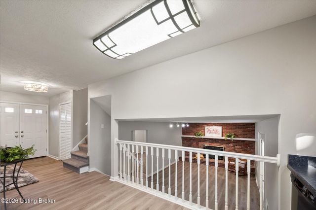 4405 Burgundy Dr, Jeffersontown, KY 40299