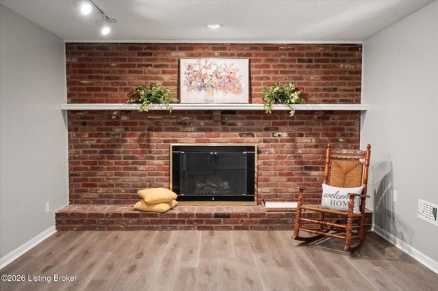 4405 Burgundy Dr, Jeffersontown, KY 40299