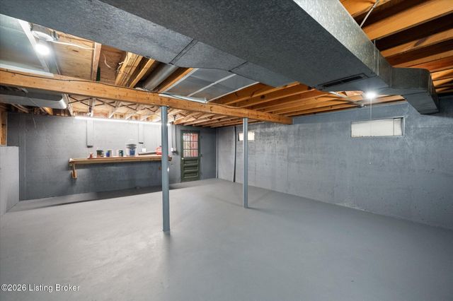 4405 Burgundy Dr, Jeffersontown, KY 40299