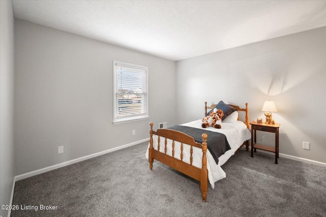 4405 Burgundy Dr, Jeffersontown, KY 40299