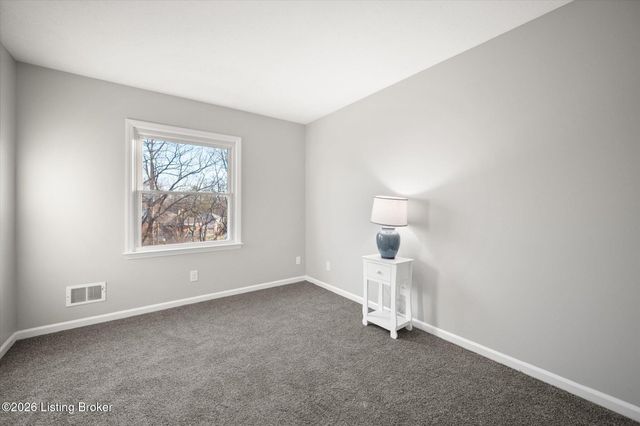 4405 Burgundy Dr, Jeffersontown, KY 40299