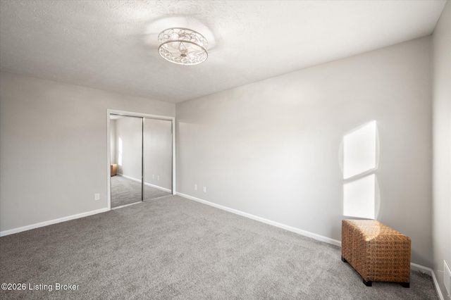 4405 Burgundy Dr, Jeffersontown, KY 40299