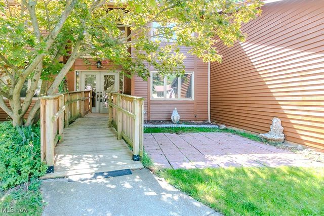 6464 Woodhawk Drive, Mayfield Heights, OH 44124