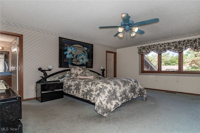 6464 Woodhawk Drive, Mayfield Heights, OH 44124