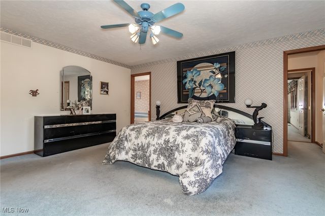 6464 Woodhawk Drive, Mayfield Heights, OH 44124