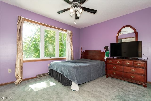 6464 Woodhawk Drive, Mayfield Heights, OH 44124