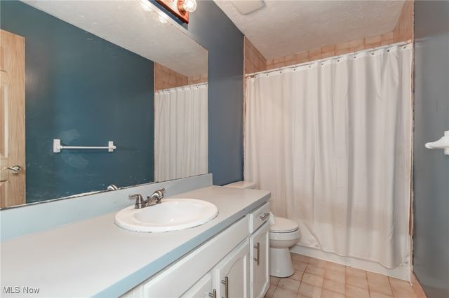 6464 Woodhawk Drive, Mayfield Heights, OH 44124