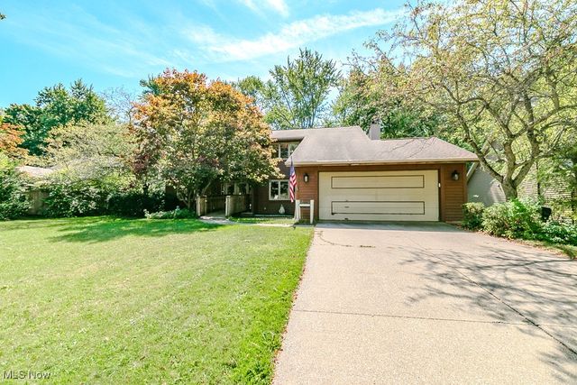 6464 Woodhawk Drive, Mayfield Heights, OH 44124
