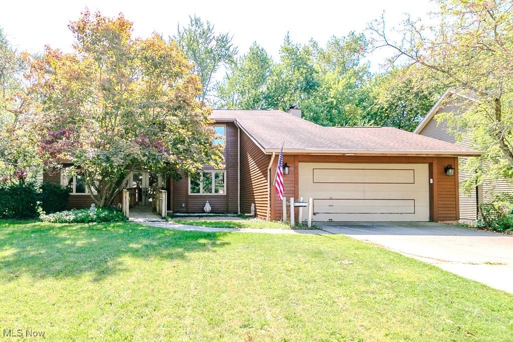 6464 Woodhawk Drive, Mayfield Heights, OH 44124