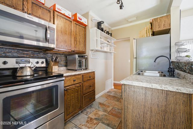 6024 TRANSYLVANIA Avenue, Jacksonville, FL 32210