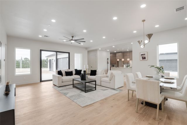 436 Whispering Way, Red Oak, TX 75154