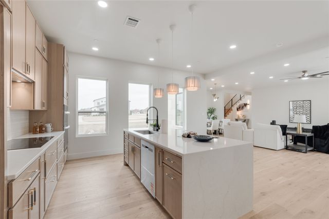 436 Whispering Way, Red Oak, TX 75154