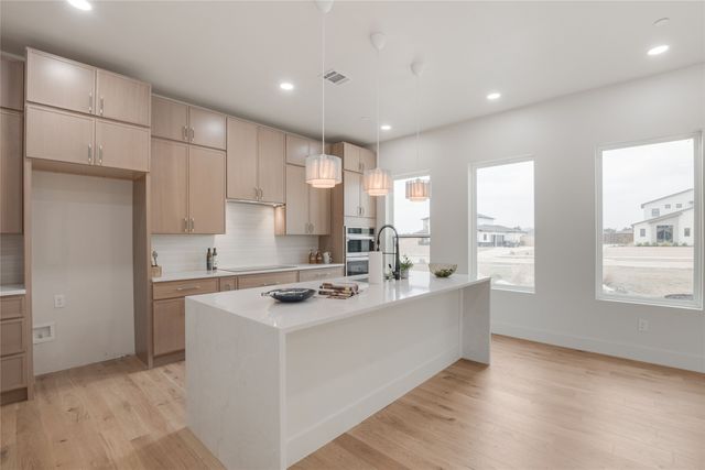 436 Whispering Way, Red Oak, TX 75154