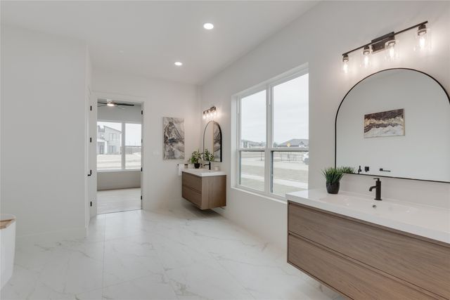 436 Whispering Way, Red Oak, TX 75154