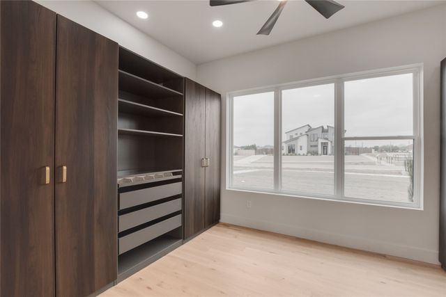 436 Whispering Way, Red Oak, TX 75154