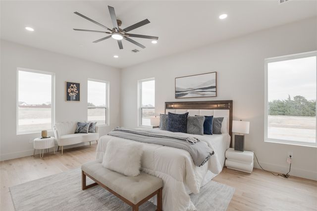 436 Whispering Way, Red Oak, TX 75154