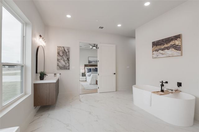 436 Whispering Way, Red Oak, TX 75154