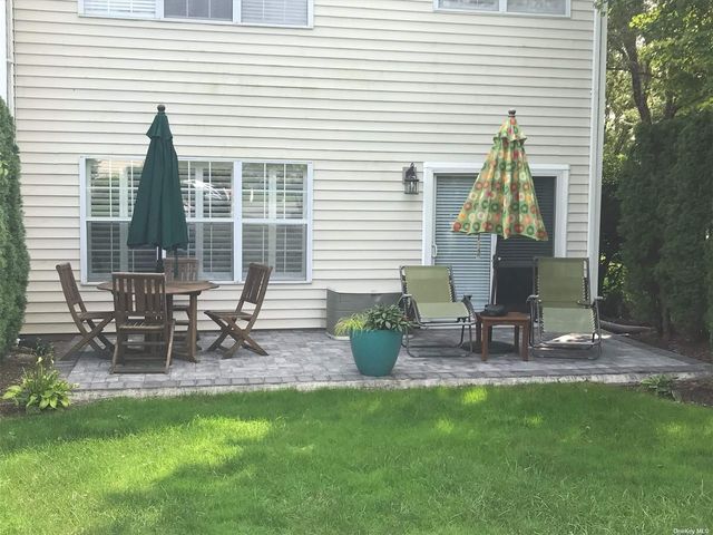 60 Erin Lane 60, Setauket, NY 11733