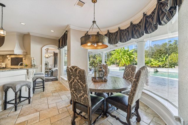 6 Kings Lake Estates Boulevard, Kingwood, TX 77346