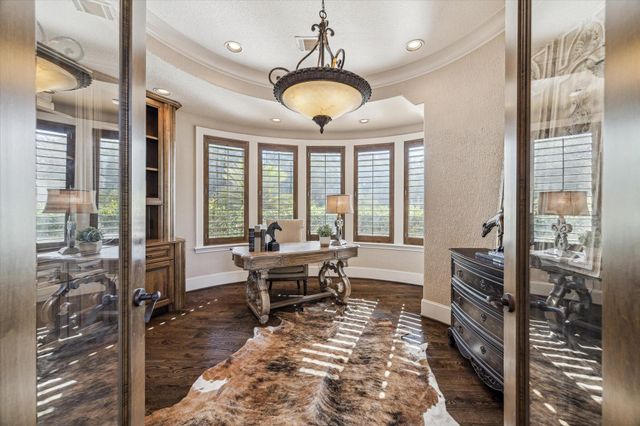 6 Kings Lake Estates Boulevard, Kingwood, TX 77346