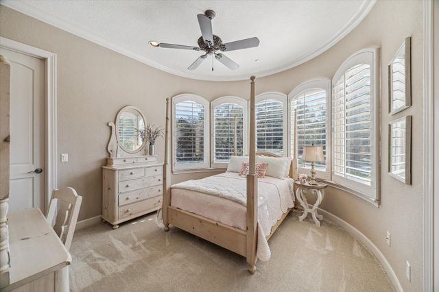 6 Kings Lake Estates Boulevard, Kingwood, TX 77346