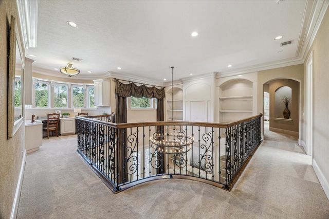 6 Kings Lake Estates Boulevard, Kingwood, TX 77346