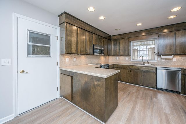 37 Milano Street, Hanahan, SC 29410