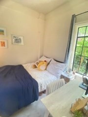 73 Pinckney 4, Boston, MA 02114